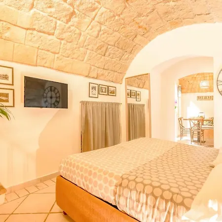 Cozy House In The Old